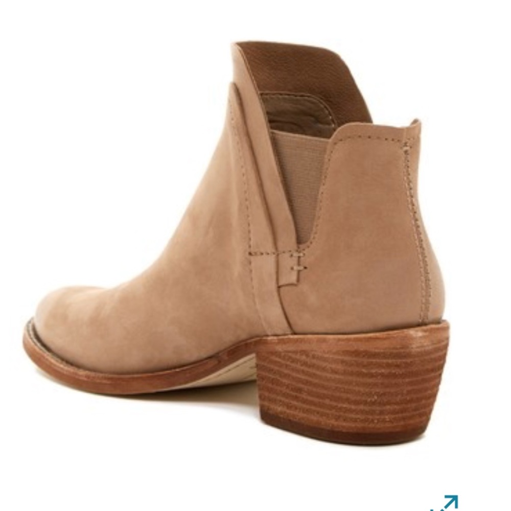 Dolce Vita Zabi Chelsea Boot - Picture 5 of 8